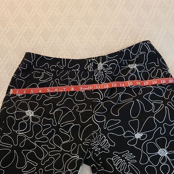 Talbots Black and White Floral Embroidered Capris Size 14 - Picture 13 of 13